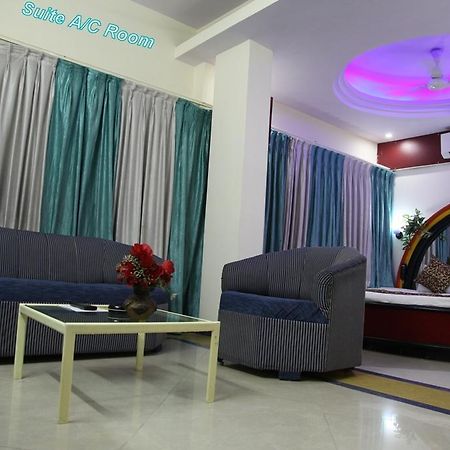 Hotel Aditya Rajkot Extérieur photo