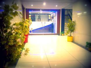Hotel Aditya Rajkot Extérieur photo