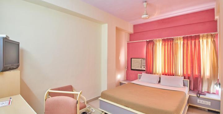 Hotel Aditya Rajkot Extérieur photo