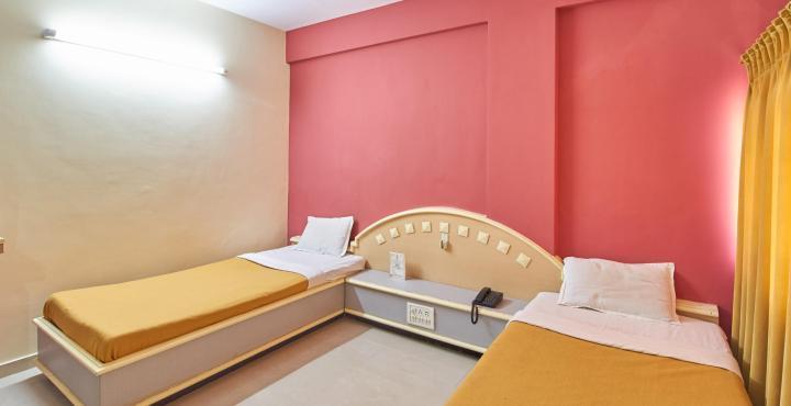Hotel Aditya Rajkot Extérieur photo