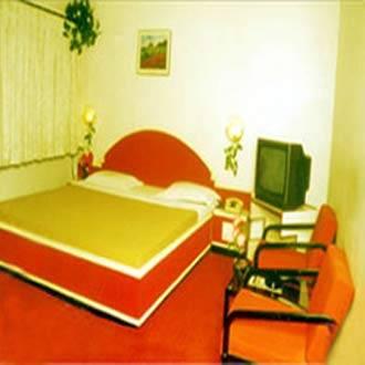 Hotel Aditya Rajkot Extérieur photo