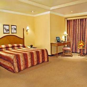 Hotel Aditya Rajkot Extérieur photo